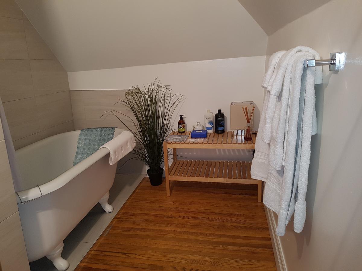 Les Trois Erables Boutique Inn Wakefield Exteriör bild