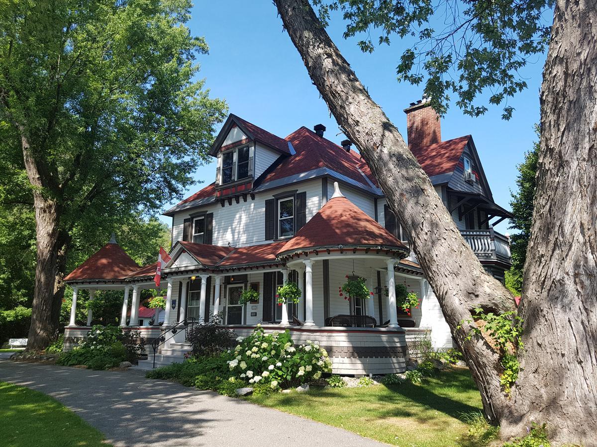 Les Trois Erables Boutique Inn Wakefield Exteriör bild
